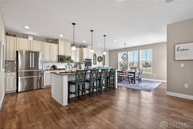 1706 Meadow Creek Court, Centerville, OH 45458