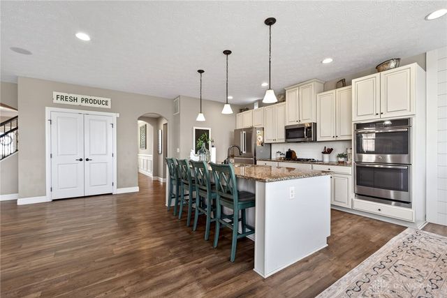 1706 Meadow Creek Court, Centerville, OH 45458