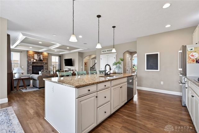 1706 Meadow Creek Court, Centerville, OH 45458