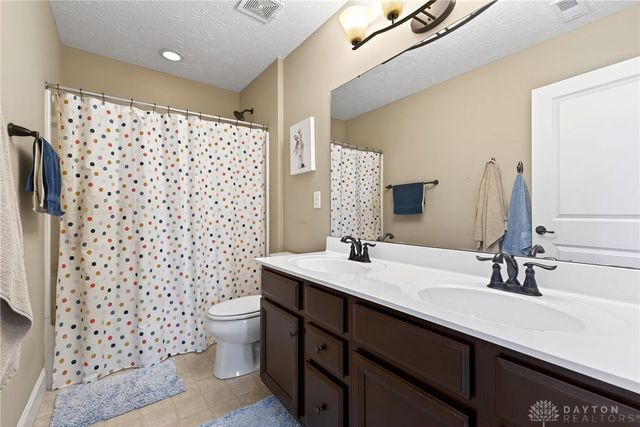 1706 Meadow Creek Court, Centerville, OH 45458