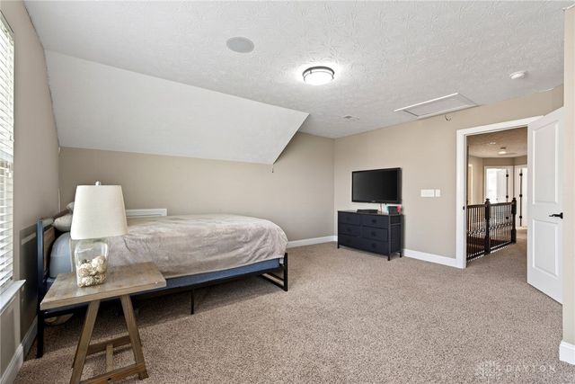 1706 Meadow Creek Court, Centerville, OH 45458