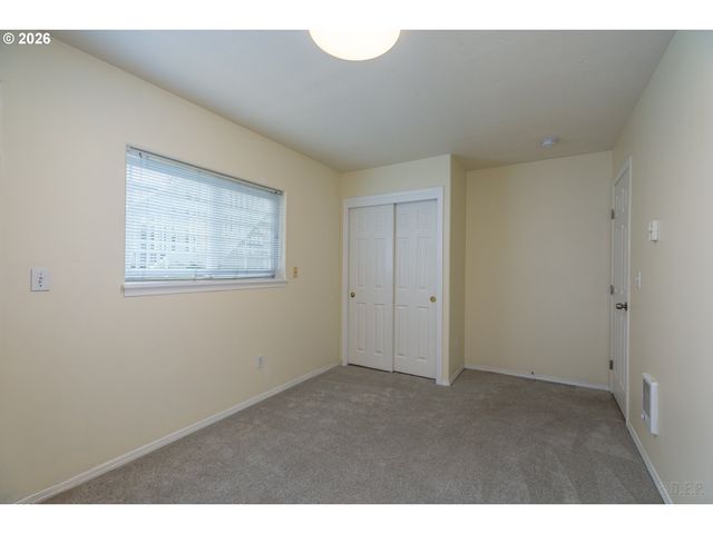 6621 N COLUMBIA Way, Portland, OR 97203