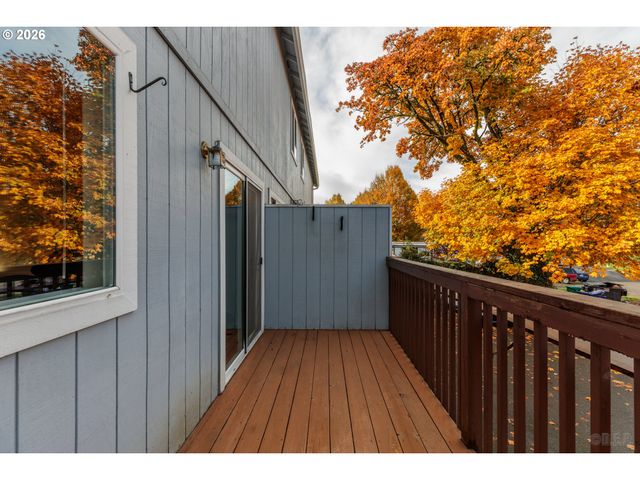 6621 N COLUMBIA Way, Portland, OR 97203