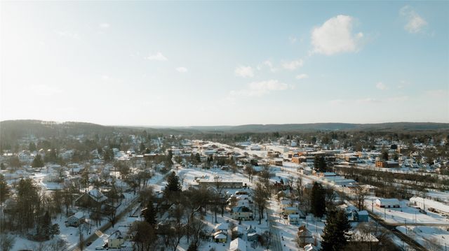 425 E PLEASANT Street, Corry, PA 16407