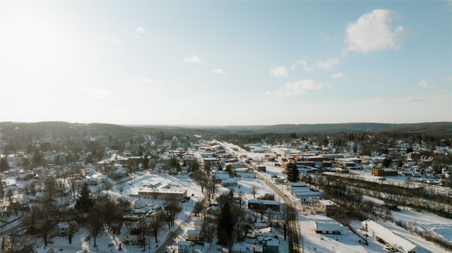 425 E PLEASANT Street, Corry, PA 16407