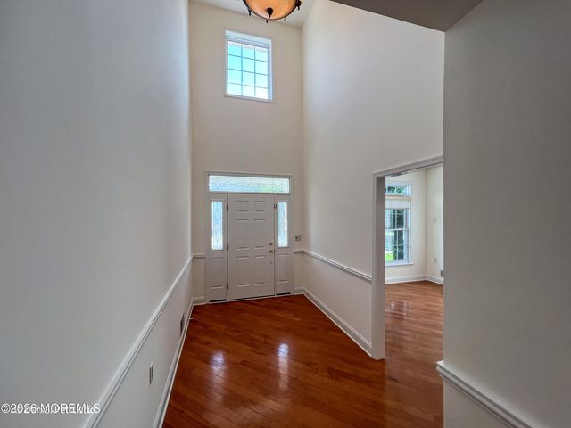 4 Salter Court, Manalapan, NJ 07726