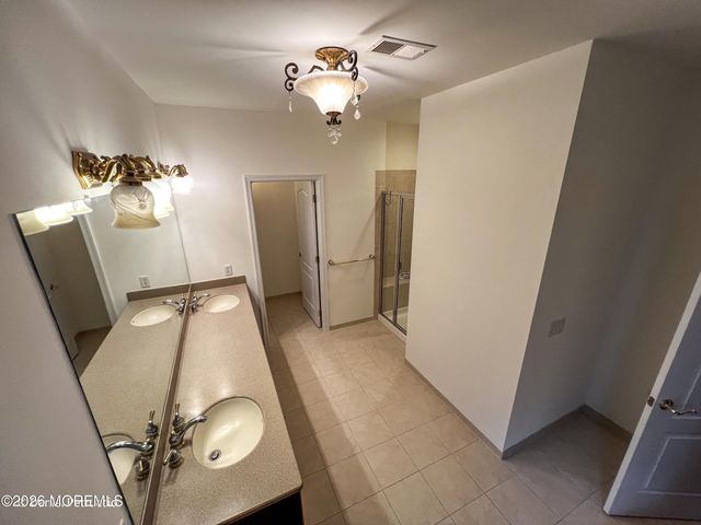 4 Salter Court, Manalapan, NJ 07726