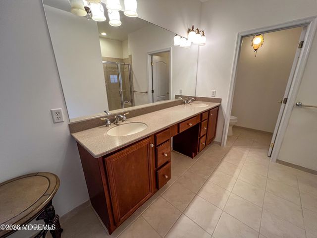 4 Salter Court, Manalapan, NJ 07726
