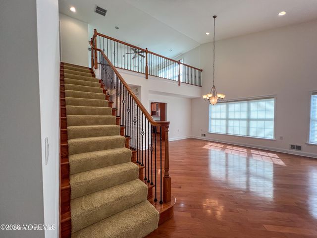 4 Salter Court, Manalapan, NJ 07726