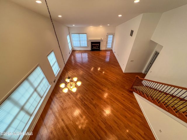 4 Salter Court, Manalapan, NJ 07726