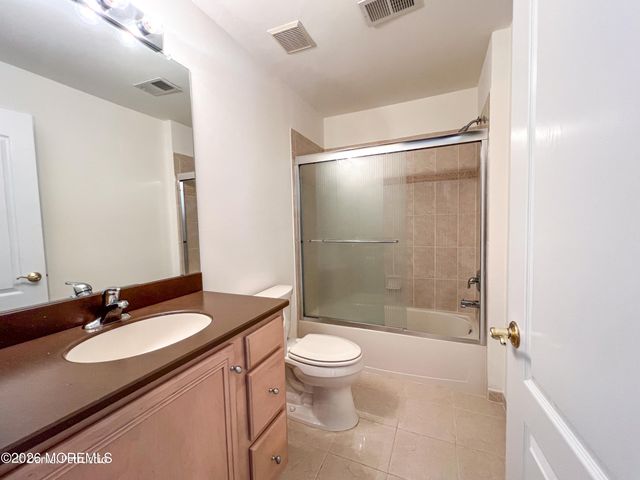4 Salter Court, Manalapan, NJ 07726