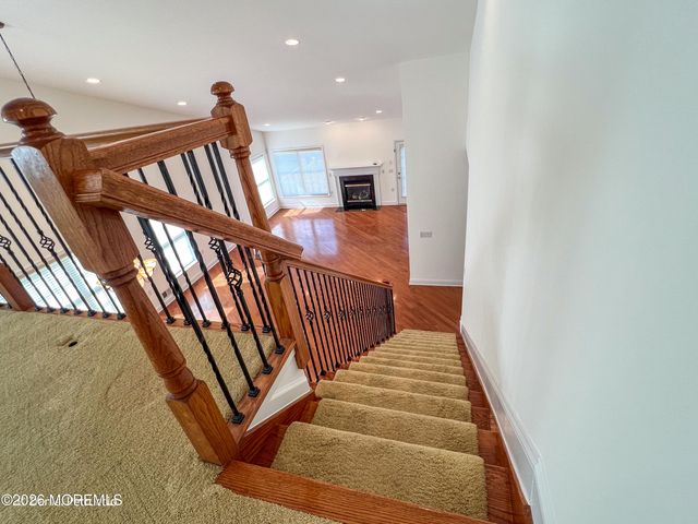 4 Salter Court, Manalapan, NJ 07726