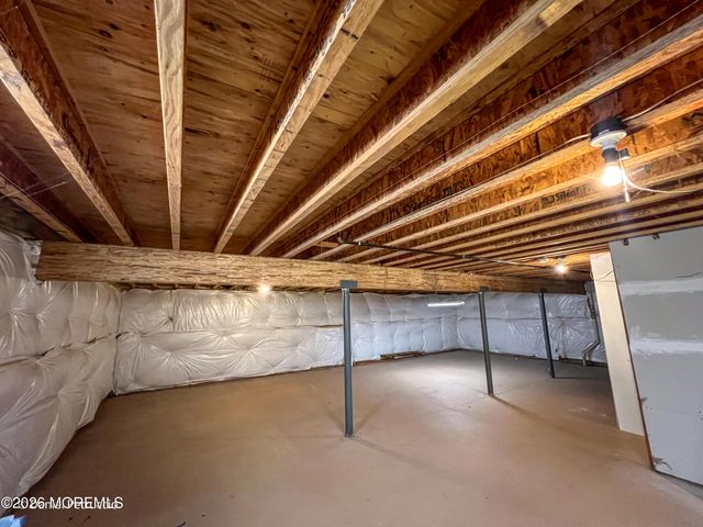 4 Salter Court, Manalapan, NJ 07726