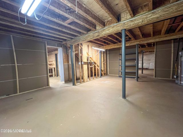 4 Salter Court, Manalapan, NJ 07726