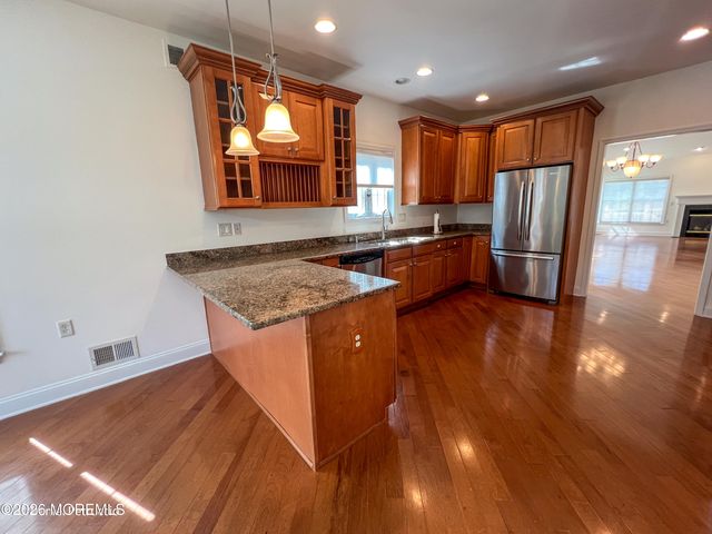 4 Salter Court, Manalapan, NJ 07726