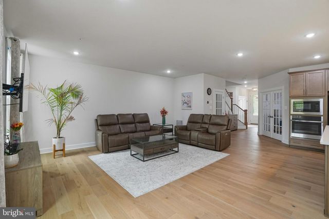 411 W PONDS EDGE DR, Media, PA 19063