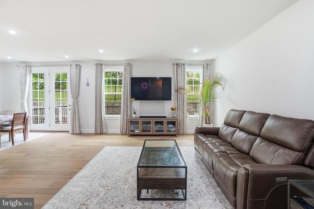 411 W PONDS EDGE DR, Media, PA 19063