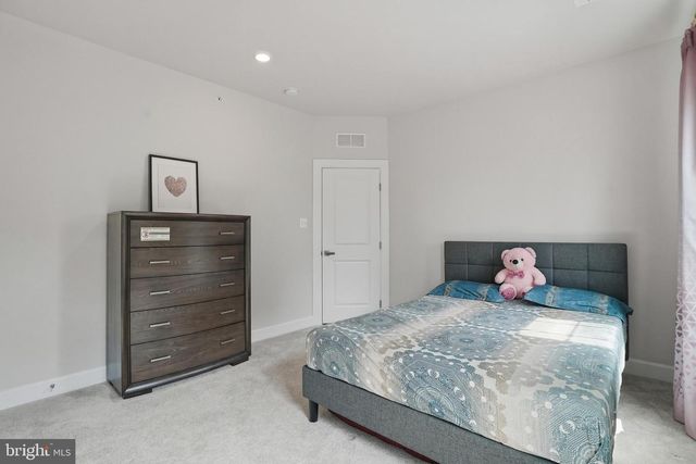 411 W PONDS EDGE DR, Media, PA 19063