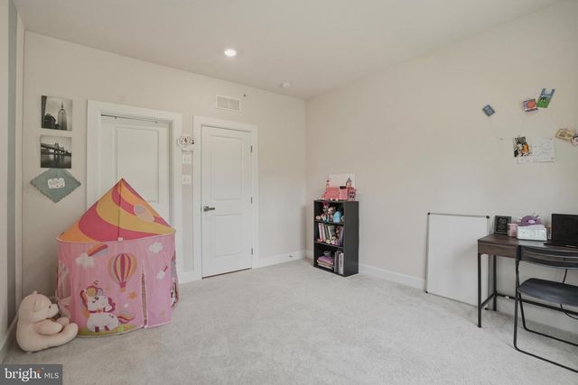 411 W PONDS EDGE DR, Media, PA 19063