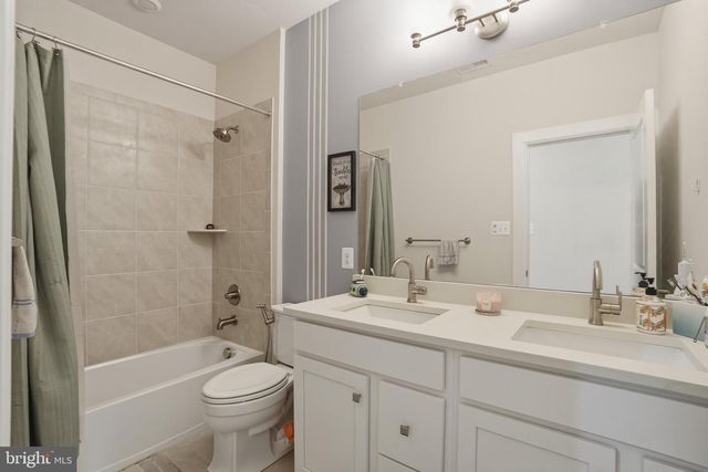 411 W PONDS EDGE DR, Media, PA 19063
