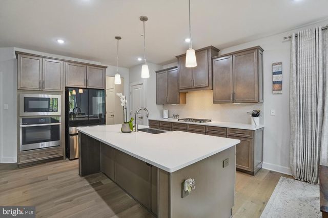 411 W PONDS EDGE DR, Media, PA 19063