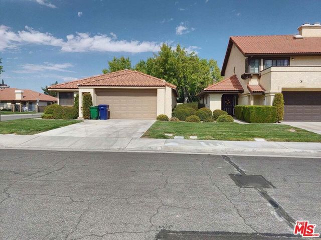 2825 Dartmouth Drive, Lancaster, CA 93536