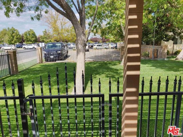 2825 Dartmouth Drive, Lancaster, CA 93536