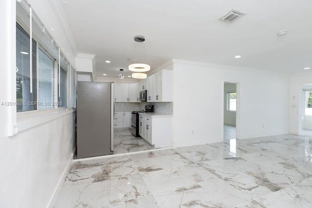 15925 NE 18th Avenue, North Miami Beach, FL 33162