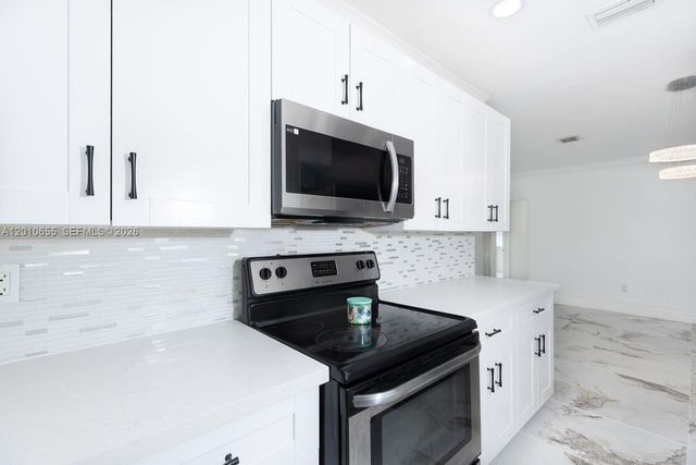 15925 NE 18th Avenue, North Miami Beach, FL 33162