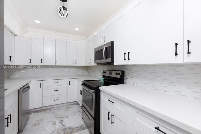 15925 NE 18th Avenue, North Miami Beach, FL 33162