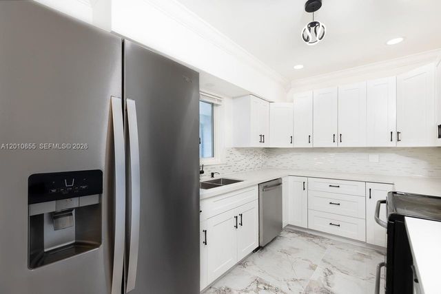 15925 NE 18th Avenue, North Miami Beach, FL 33162
