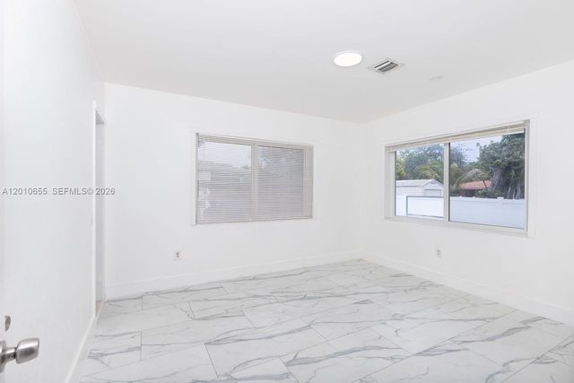 15925 NE 18th Avenue, North Miami Beach, FL 33162