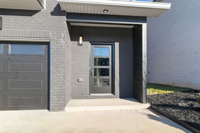 60 Dutch Dr, Clarksville, TN 37043