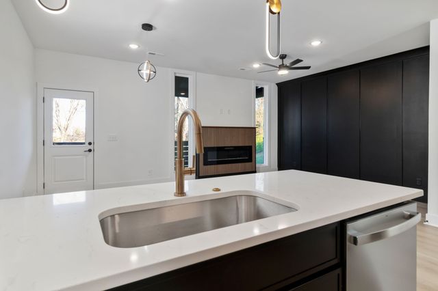 60 Dutch Dr, Clarksville, TN 37043