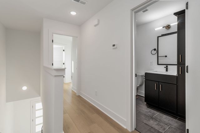 60 Dutch Dr, Clarksville, TN 37043