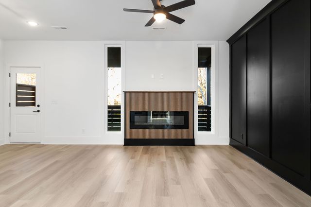 60 Dutch Dr, Clarksville, TN 37043