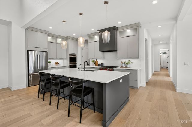 7786 W Diamond Lake Dr, Boise, ID 83714