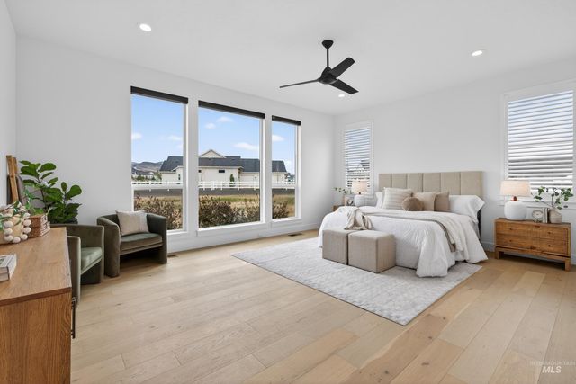 7786 W Diamond Lake Dr, Boise, ID 83714