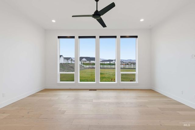 7786 W Diamond Lake Dr, Boise, ID 83714