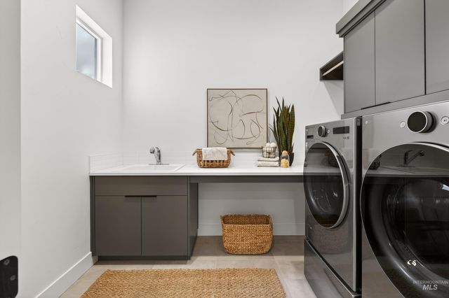 7786 W Diamond Lake Dr, Boise, ID 83714