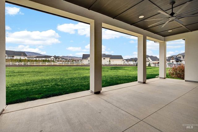 7786 W Diamond Lake Dr, Boise, ID 83714