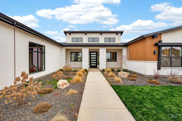 7786 W Diamond Lake Dr, Boise, ID 83714