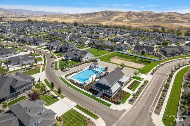 7786 W Diamond Lake Dr, Boise, ID 83714