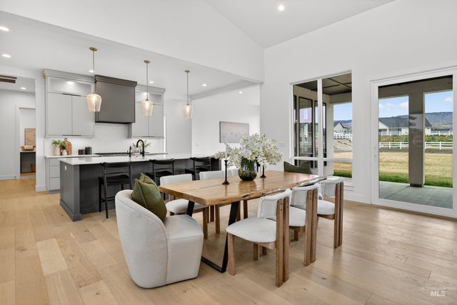 7786 W Diamond Lake Dr, Boise, ID 83714