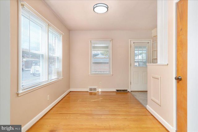 301 AVON RD, Hagerstown, MD 21740