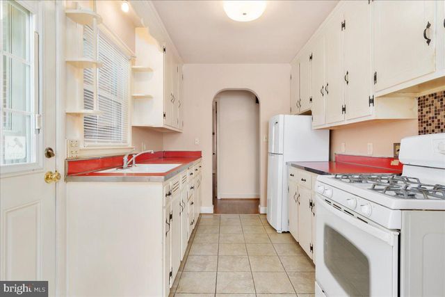 301 AVON RD, Hagerstown, MD 21740