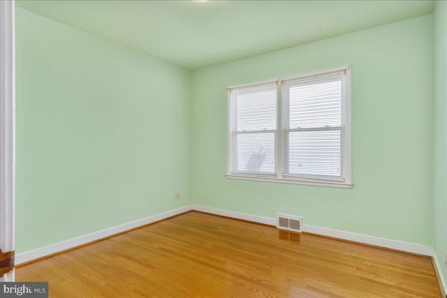 301 AVON RD, Hagerstown, MD 21740