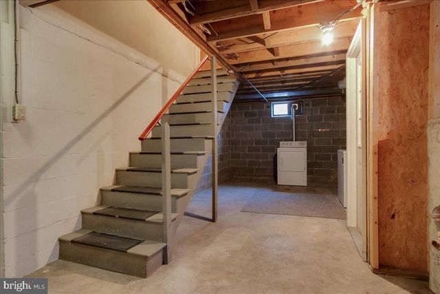 301 AVON RD, Hagerstown, MD 21740