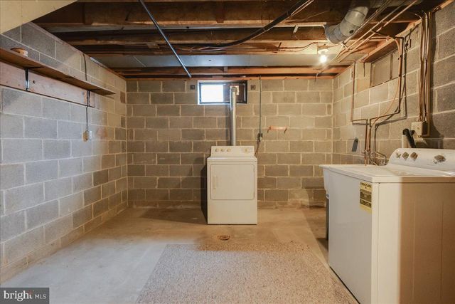 301 AVON RD, Hagerstown, MD 21740