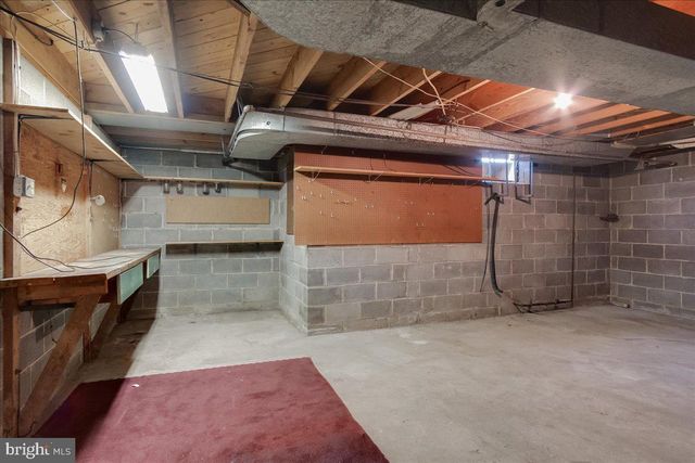 301 AVON RD, Hagerstown, MD 21740